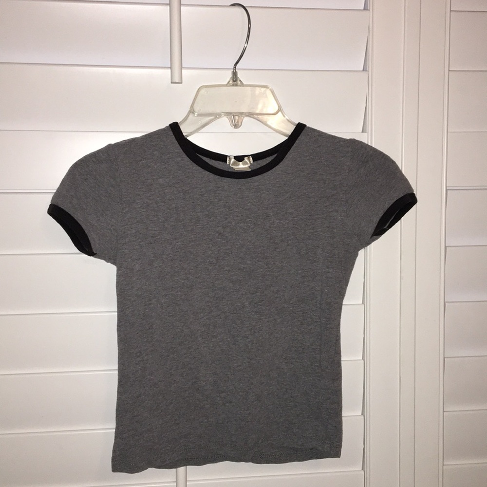 Grey t shirt